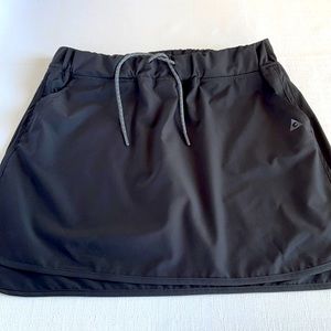 Gerry Women's Skort with Inner Short. Size medium 2 pockets mint condition